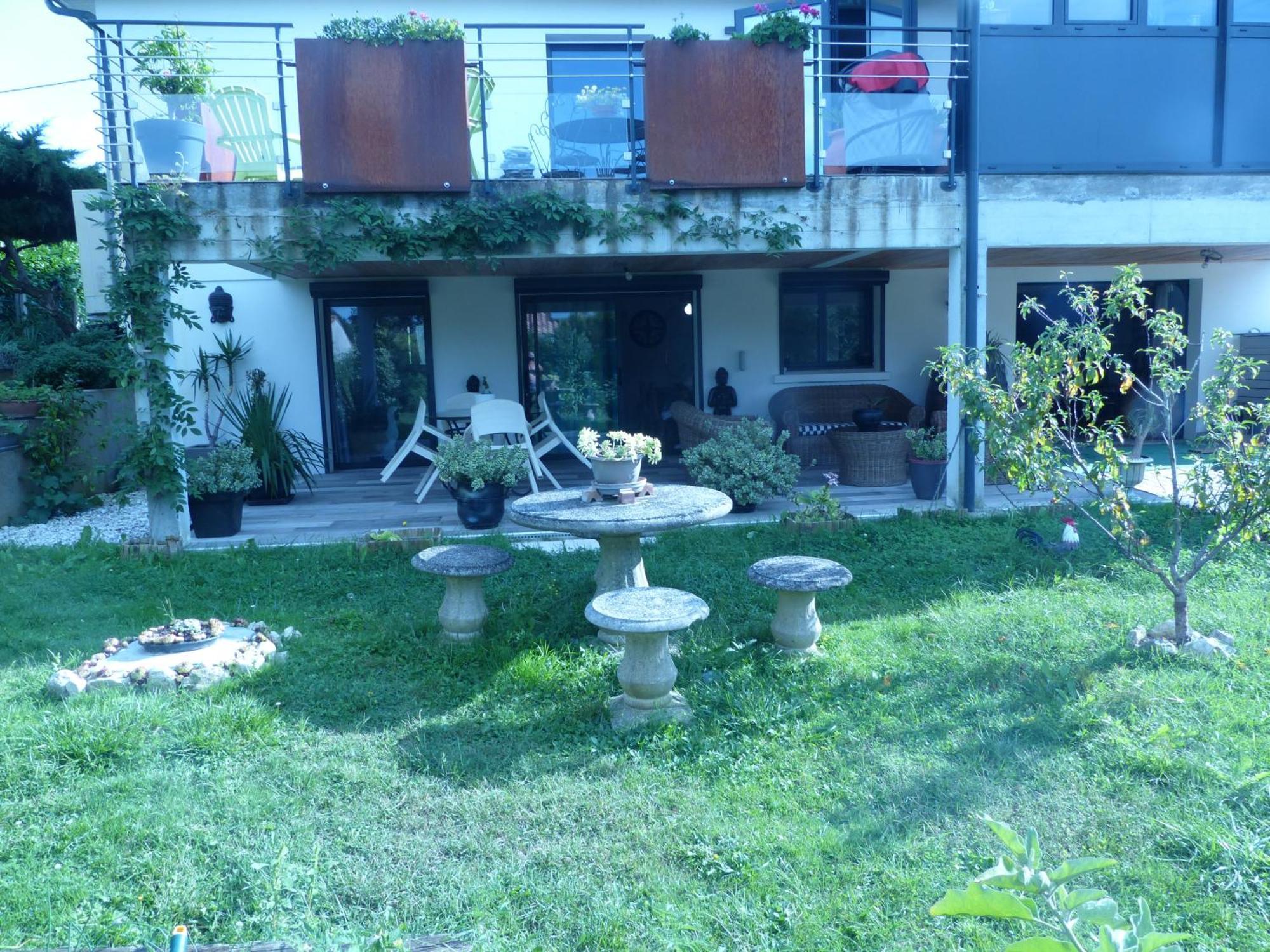 Le Volcan Rochefort  Exterior photo